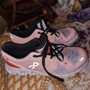 On running cloud X 3 swiss womens 9.5 pink and orange running sneakers